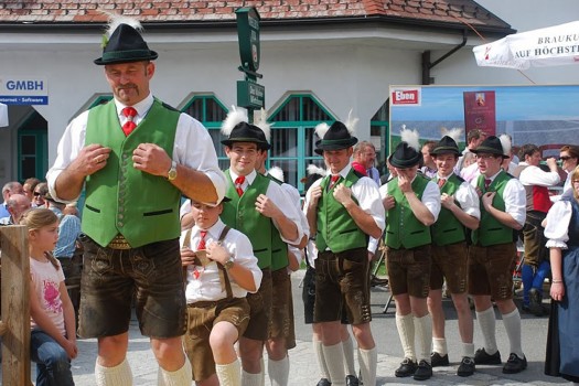 D'Burgstoana bei einem Auftritt